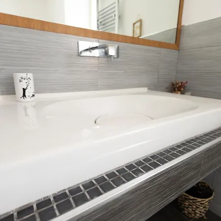 Bed & Breakfast Romerooms Cola Di Rienzo
