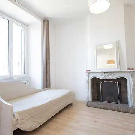 Romerooms Cola Di Rienzo Bed & Breakfast 2*