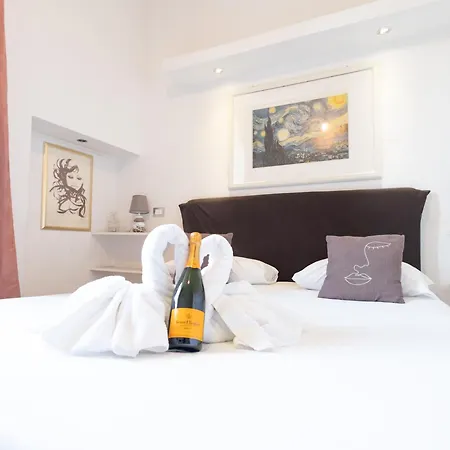 Romerooms Cola Di Rienzo Bed & Breakfast