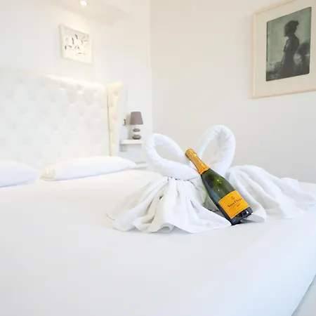 Bed & Breakfast Romerooms Cola Di Rienzo Roma