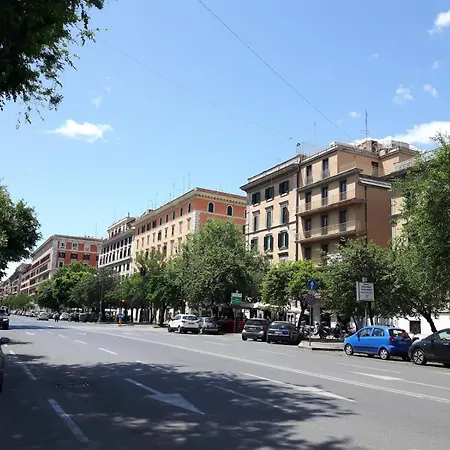 Romerooms Cola Di Rienzo B&B 4*